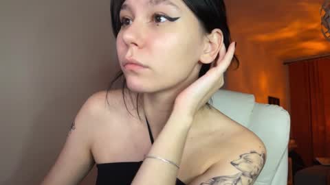 pinkdollylovv online show from 12/13/24, 10:02