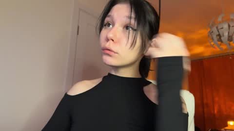 pinkdollylovv online show from 12/22/24, 09:53