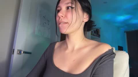 pinkdollylovv online show from 10/27/25, 10:14