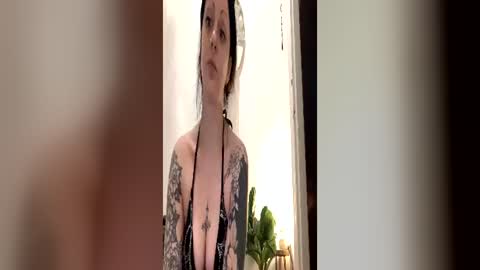 Snapshot of pinkgothbunnie chatting on 06/15/26, 02:03 pinkgothbunnie online show from 06/15/26, 02:03