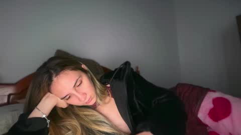 Snapshot of pinkilola chatting on 05/16/26, 01:43 Pinkilola online show from 05/16/26, 01:43