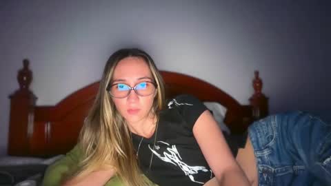 Snapshot of pinkilola chatting on 06/08/26, 01:28 Pinkilola online show from 06/08/26, 01:28