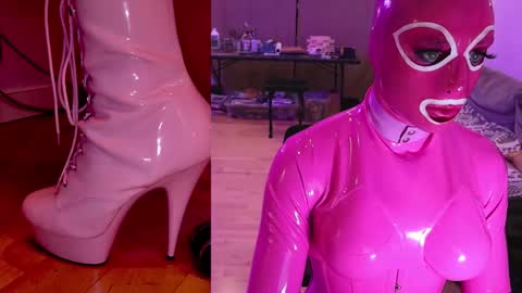 pinklatexgurl online show from 12/19/25, 11:12
