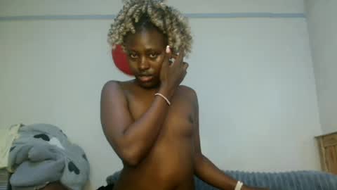 Snapshot of pinklover2003 chatting on 06/12/26, 10:58 Serena online show from 06/12/26, 10:58