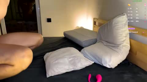 Snapshot of pinkloving chatting on 03/11/26, 09:43 Maya and Tommy online show from 03/11/26, 09:43