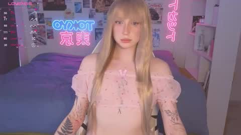 pinkvenom_ online show from 09/10/25, 10:04