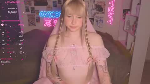 pinkvenom_ online show from 10/05/25, 05:11