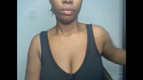 Snapshot of pinkxsugar chatting on 10/06/25, 09:29 pinkxsugar online show from 10/06/25, 09:29