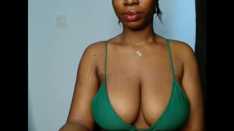 Snapshot of pinkxsugar chatting on 10/17/25, 09:34 pinkxsugar online show from 10/17/25, 09:34