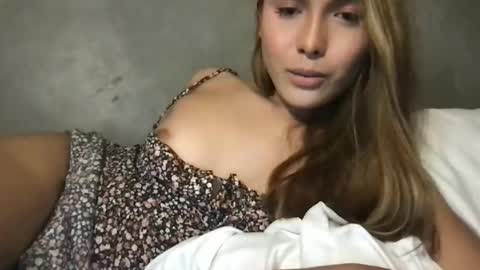 Snapshot of pinky_skylar chatting on 02/03/26, 06:40 taylor-dont forget to follow and give thumps up online show from 02/03/26, 06:40