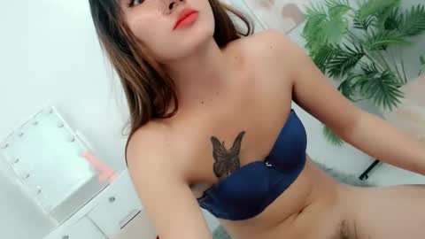 pinky_web03 online show from 10/10/25, 11:37