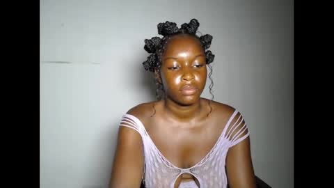 pinkykiki_247 online show from 12/04/25, 06:38