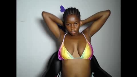 pinkykiki_247 online show from 12/18/25, 05:46