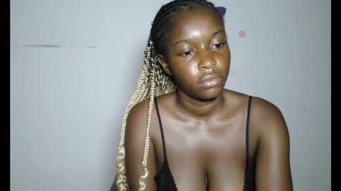 pinkykiki_247 online show from 01/12/26, 08:41