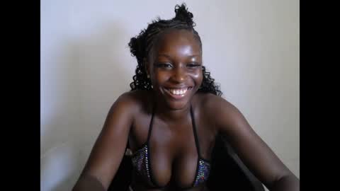 pinkykiki_247 online show from 04/18/26, 07:07