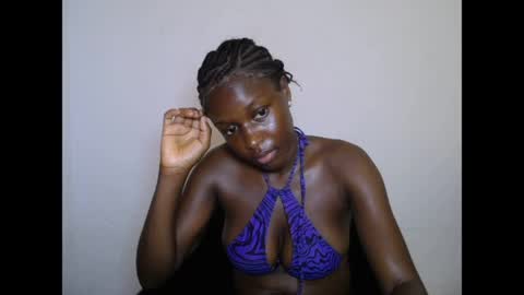 pinkykiki_247 online show from 04/23/26, 06:03