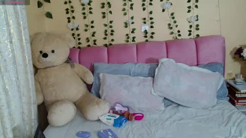 Pinky online show from 04/08/26, 01:27