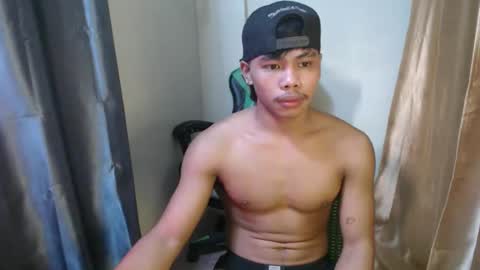 Snapshot of pinoy_fuckboy69 chatting on 04/12/26, 04:39 pinoy_fuckboy69 online show from 04/12/26, 04:39