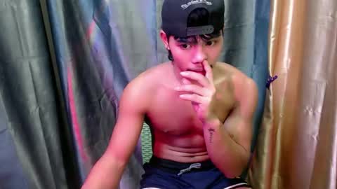 Snapshot of pinoy_fuckboy69 chatting on 05/05/26, 04:26 pinoy_fuckboy69 online show from 05/05/26, 04:26