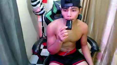 Snapshot of pinoy_fuckboy69 chatting on 05/16/26, 10:41 pinoy_fuckboy69 online show from 05/16/26, 10:41