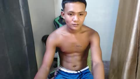 Snapshot of pinoy_fucker18 chatting on 04/09/26, 04:12 pinoy_fucker18 online show from 04/09/26, 04:12