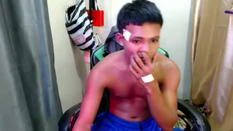 Snapshot of pinoy_fucker18 chatting on 05/18/26, 05:35 pinoy_fucker18 online show from 05/18/26, 05:35
