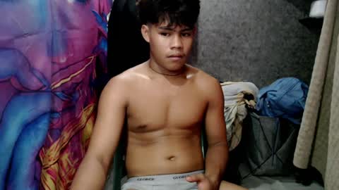 Snapshot of pinoy_shyboy69 chatting on 07/24/26, 04:54 pinoy_shyboy69 online show from 07/24/26, 04:54