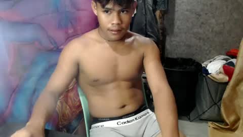 Snapshot of pinoy_shyboy69 chatting on 07/28/26, 11:17 pinoy_shyboy69 online show from 07/28/26, 11:17