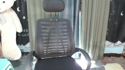 Snapshot of pinoycharmingboss20xx chatting on 10/03/25, 12:13 Donald online show from 10/03/25, 12:13