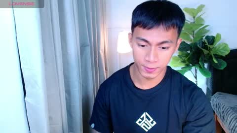 Snapshot of pinoymilker chatting on 06/20/26, 03:59 ethan online show from 06/20/26, 03:59