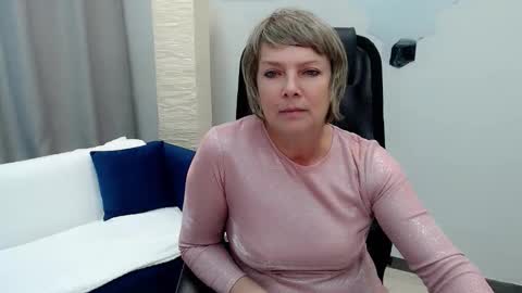 Bella online show from 09/24/25, 09:34