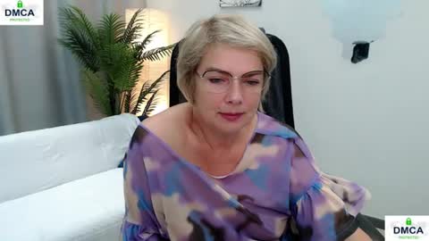 Bella online show from 06/25/26, 03:50