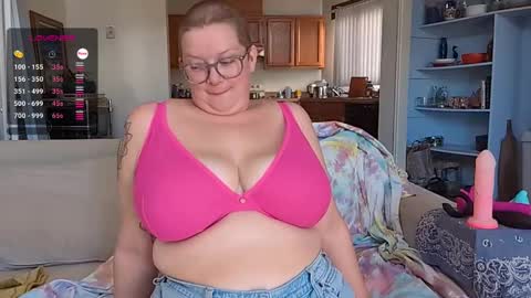 Snapshot of pisces_princess_ chatting on 01/19/25, 09:02 Em online show from 01/19/25, 09:02