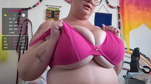 Snapshot of pisces_princess_ chatting on 09/12/25, 08:42 Em online show from 09/12/25, 08:42