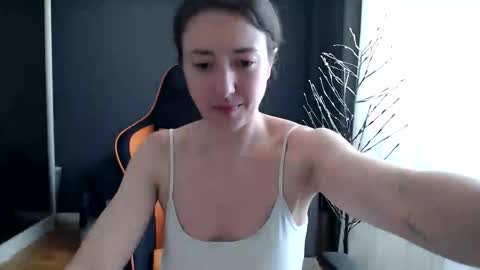 piscesgirl06 online show from 09/16/25, 05:08