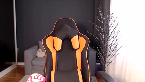 piscesgirl06 online show from 12/05/25, 06:55