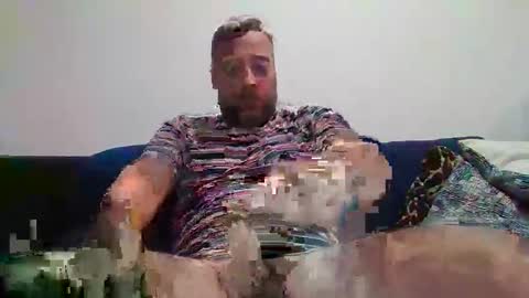 pislezg1 online show from 10/12/25, 10:53