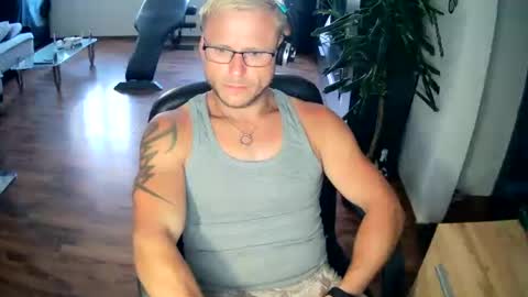 Snapshot of pitrs30sexy chatting on 07/13/26, 03:48 pitrs30sexy online show from 07/13/26, 03:48