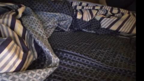 whom like be watching.i online show from 12/14/25, 11:37