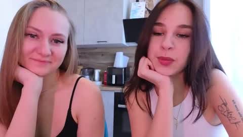 Snapshot of pixie_molly chatting on 02/04/26, 04:18 Molly online show from 02/04/26, 04:18