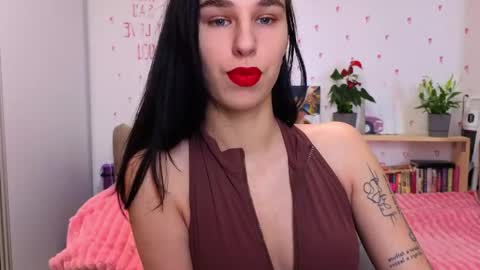 Snapshot of pixie_molly chatting on 05/18/26, 04:51 Molly online show from 05/18/26, 04:51