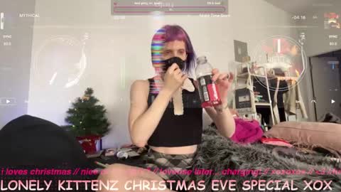 Snapshot of pixie_praxis chatting on 12/24/24, 05:02 pixie_praxis online show from 12/24/24, 05:02