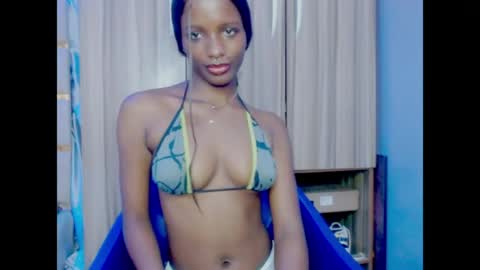 Snapshot of pixie_pulse chatting on 06/15/26, 06:15 Ella online show from 06/15/26, 06:15