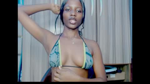 Snapshot of pixie_pulse chatting on 06/27/26, 01:50 Ella online show from 06/27/26, 01:50