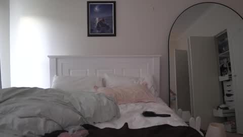 pixieasiangal online show from 01/16/26, 08:29