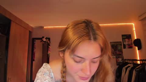 pixie online show from 01/08/25, 02:25