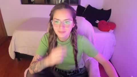 Snapshot of pixiedaemon chatting on 05/16/26, 06:43 pixie online show from 05/16/26, 06:43