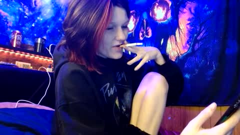 Snapshot of pixiedustslove chatting on 12/02/25, 01:33 Pixie dust online show from 12/02/25, 01:33