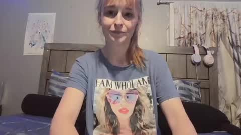 Snapshot of pizzedwife chatting on 07/08/26, 03:33 pizzedwife online show from 07/08/26, 03:33