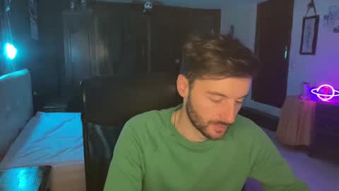 Snapshot of placebo14 chatting on 01/19/25, 06:32 placebo14 online show from 01/19/25, 06:32